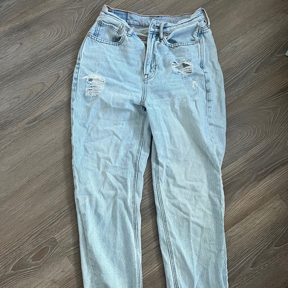 American Eagle Highest Rise 90s Boyfriend Jean size 2 Short Petite, light wash